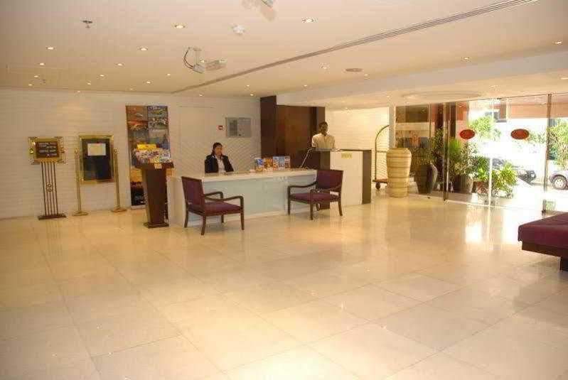 London Crown 1 Hotel Apartments Dubái Exterior foto